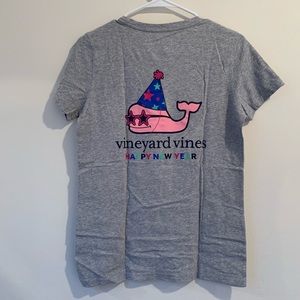 🐳 Vineyard Vines 🐳 New Years Pocket T-Shirt